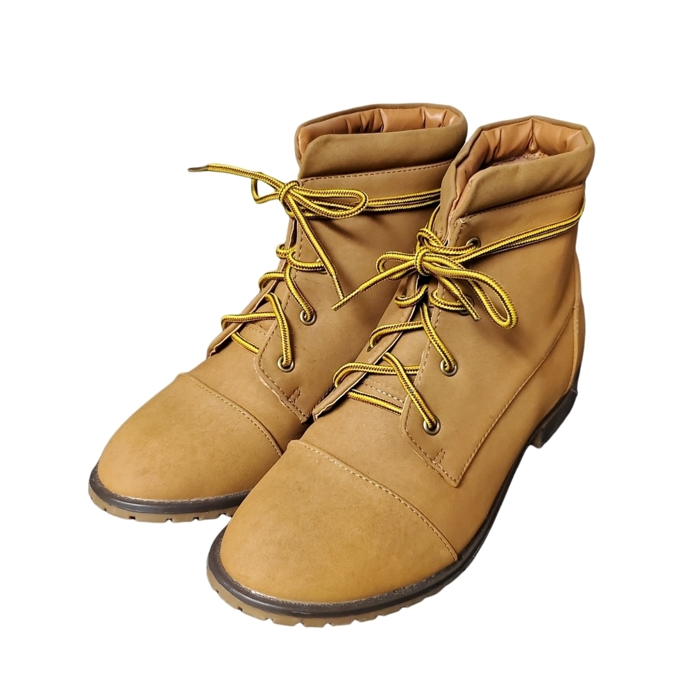 Madden Girl Ankle Boots Size 7 Display Model